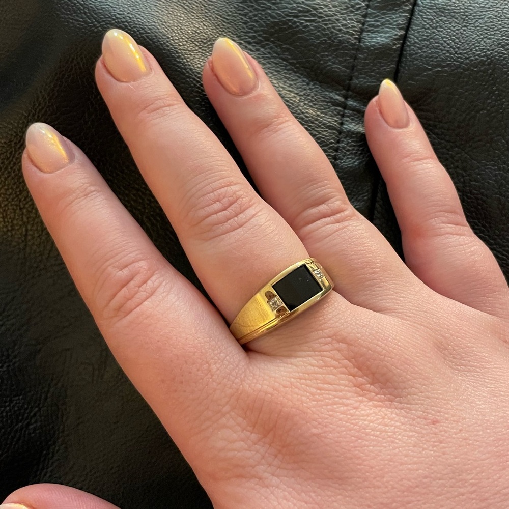 10k gold ring with onyx stone & diamonds - Picture 6 of 8